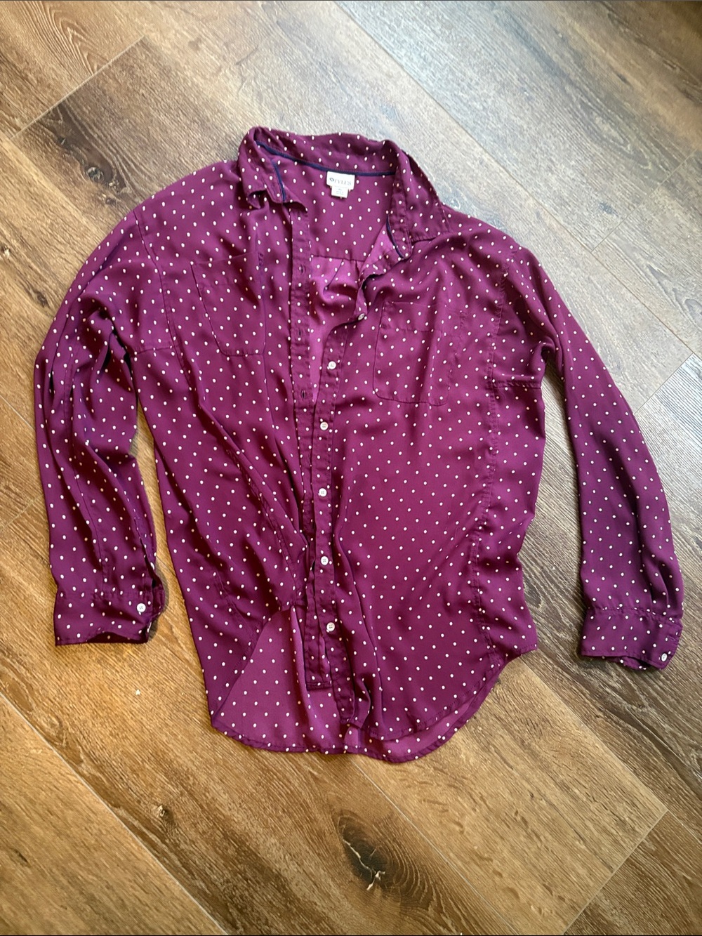STYLUS Women’s Burgundy Dot-Print Button Down Shirt